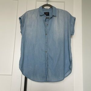 EUC Abercrombie cap sleeve denim chambray shirt
